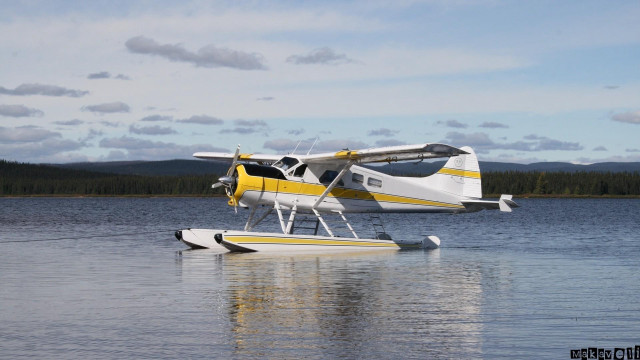 Small plane lake water boat free wallpaper for desktop - medium preview image
