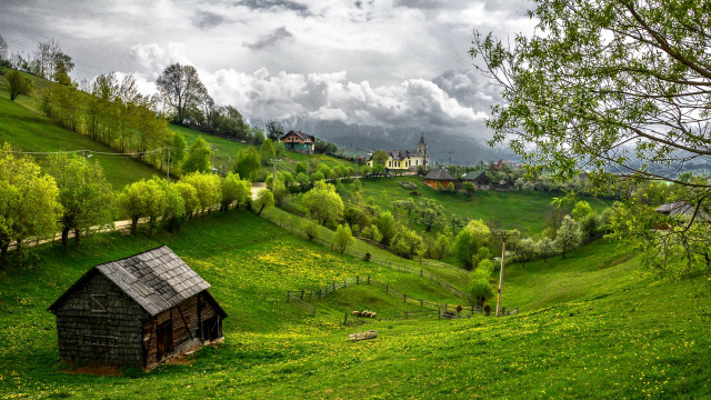Cabin green field cloudy sky free wallpaper for desktop - medium preview image