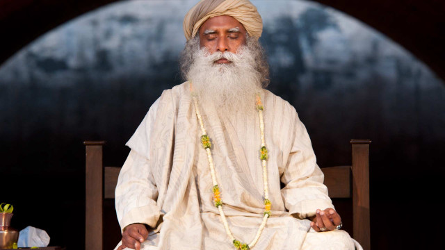 White bearded man turban portrait free wallpaper for desktop - medium preview image