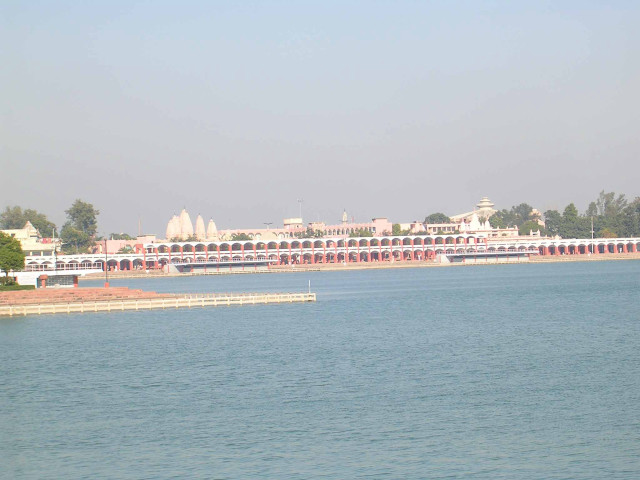 Large body of water building #2 free wallpaper for desktop - medium preview image