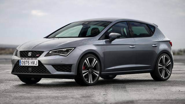 Silver seat leon parking lot free wallpaper for desktop - medium preview image