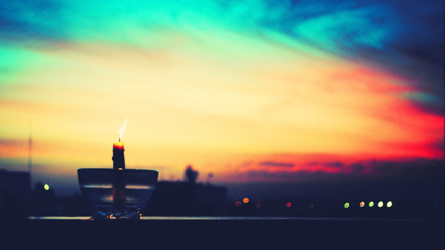 Candle lit glass table city free wallpaper for desktop - medium preview image