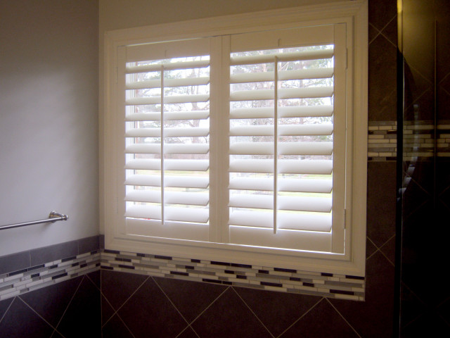 Bathroom window blinds toilet corner free wallpaper for desktop - medium preview image