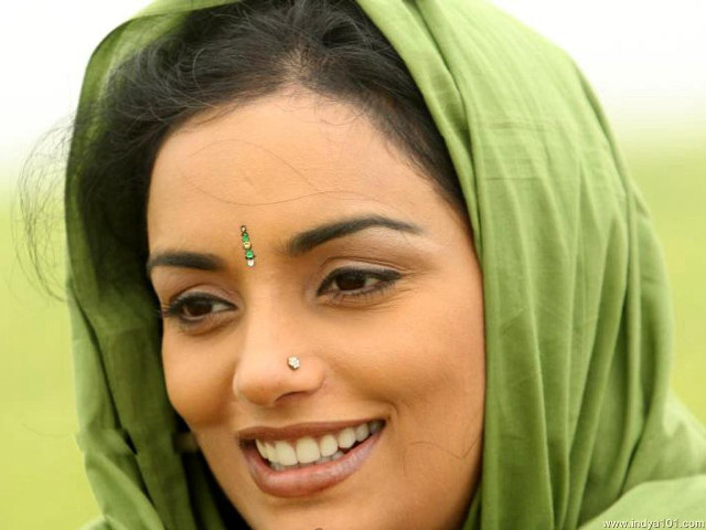 Woman nose ring green scarf free wallpaper for desktop - medium preview image