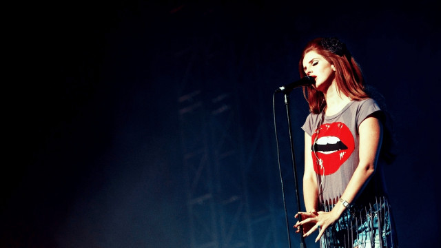 Woman microphone stage red lip free wallpaper for desktop - medium preview image