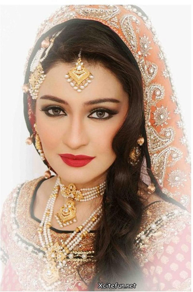 Bridal woman veil jewelry red free wallpaper for mobile - medium preview image