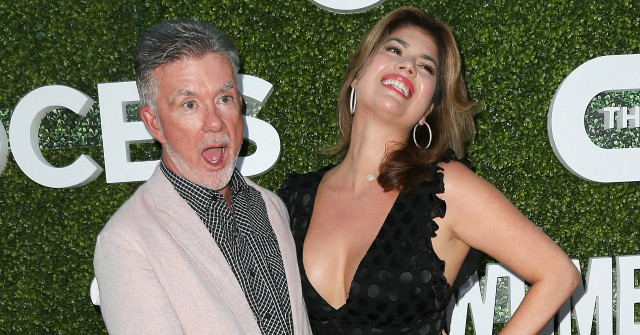 Man woman red carpet green free wallpaper for desktop - medium preview image