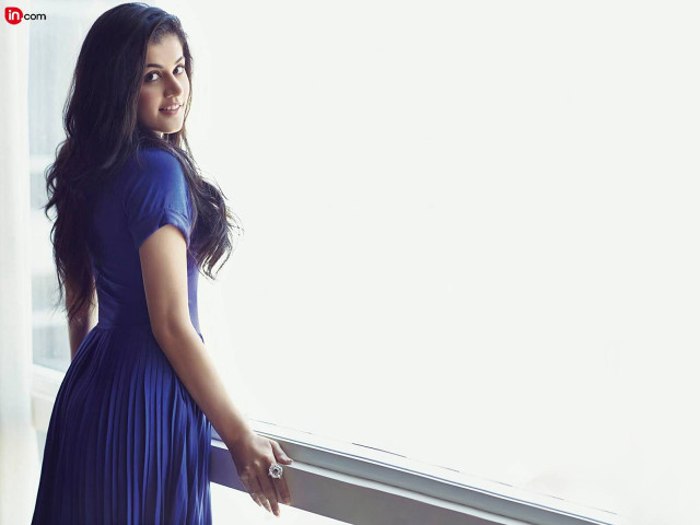 Woman blue dress window sun free wallpaper for desktop - medium preview image