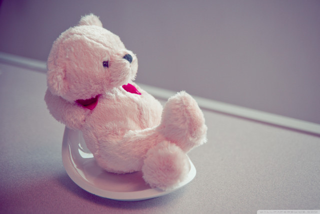 Pink teddy bear white plate free wallpaper for desktop - medium preview image