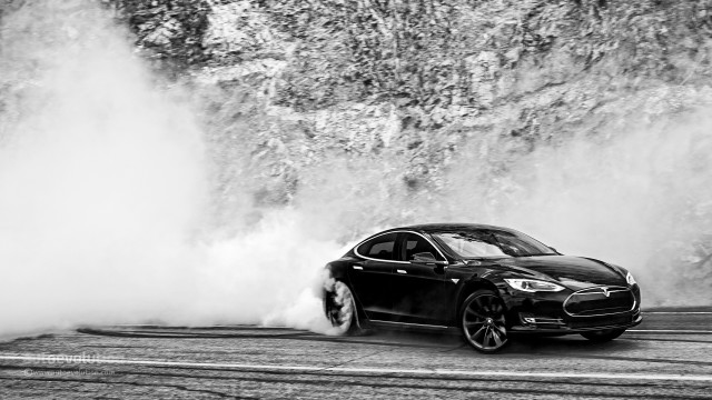 Black white car waterfall steam free wallpaper for desktop - medium preview image