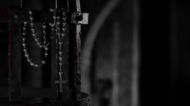 Cross beads doorframe darkroom blackwhite free wallpaper for desktop - medium preview image