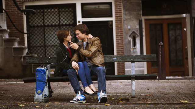 Man woman bench cellphone luggage free wallpaper for desktop - medium preview image