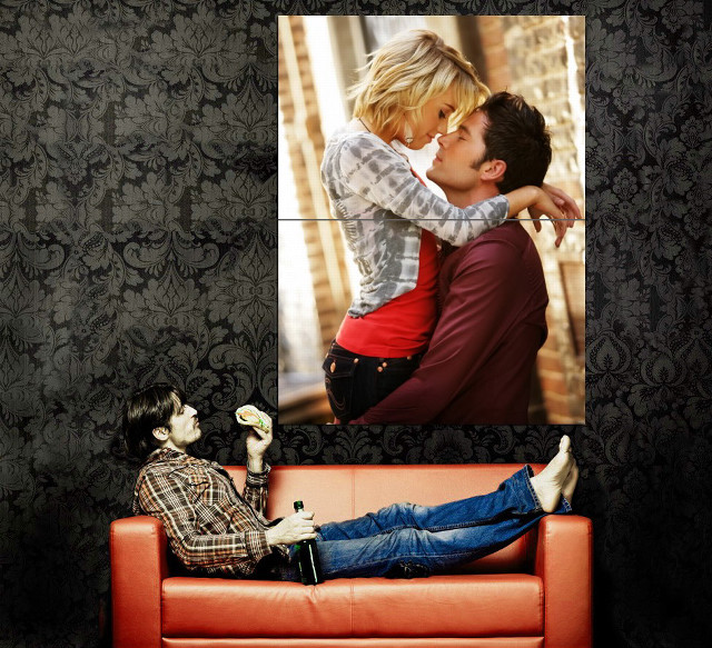 Man woman couch kissing picture free wallpaper for tablet - medium preview image