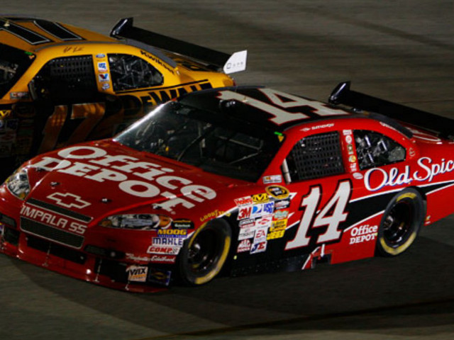 Red car yellow car track free wallpaper for desktop - medium preview image