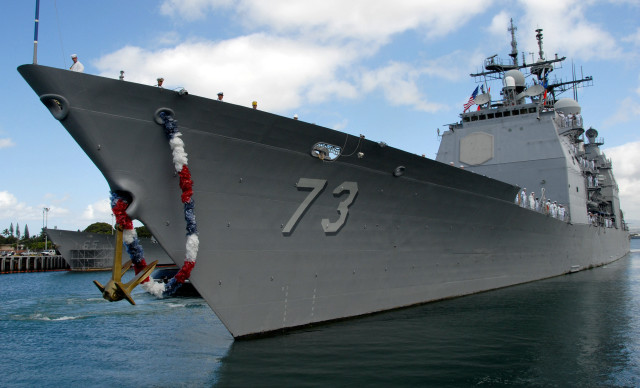 Large gray ship docked harbor free wallpaper for desktop - medium preview image