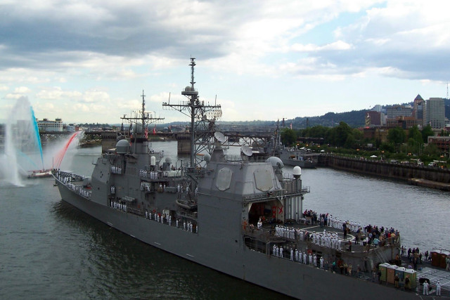 Battleship people water fountain background free wallpaper for desktop - medium preview image