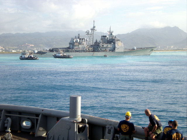 People boat ship water background free wallpaper for desktop - medium preview image