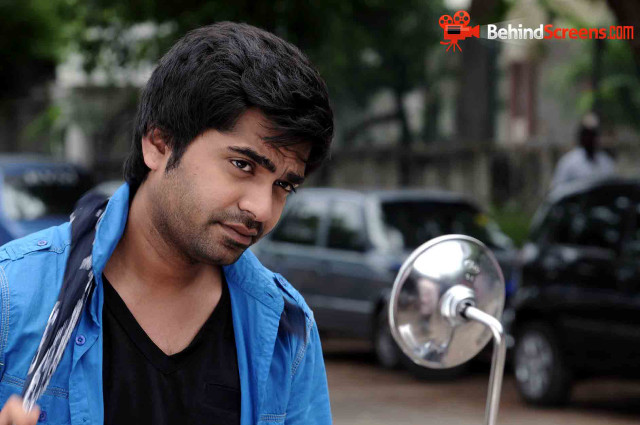 Man blue jacket black shirt free wallpaper for desktop - medium preview image