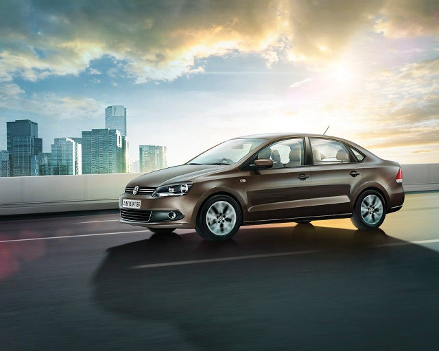 Brown car city skyline sunset free wallpaper for desktop - medium preview image