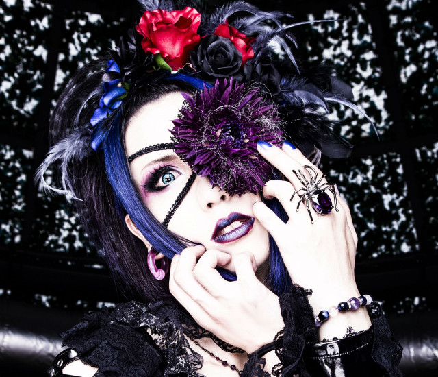 Blue hair makeup flower spider free wallpaper for desktop - medium preview image