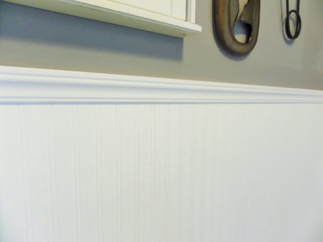 White kitchen sink window clock free wallpaper for desktop - medium preview image