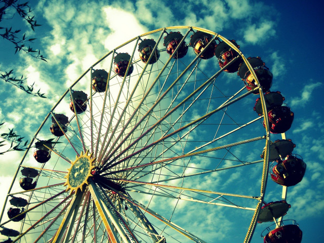 Ferris wheel sky background clouds free wallpaper for desktop - medium preview image