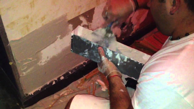 Man painting wall paint roller #2 free wallpaper for desktop - medium preview image