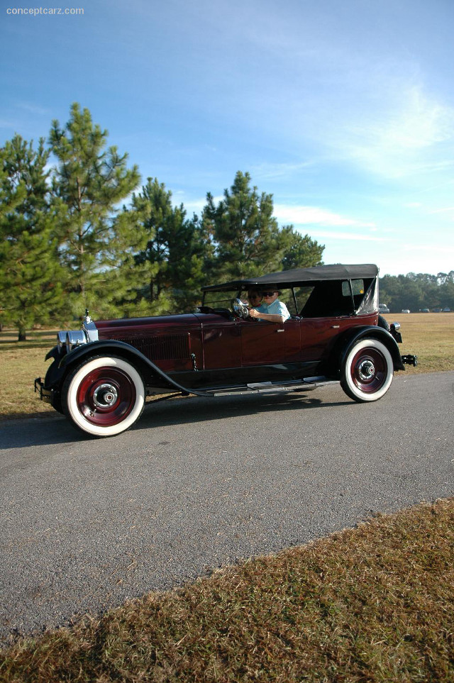 Vintage car road field grass free wallpaper for mobile - medium preview image