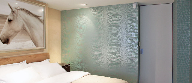 Bedroom horse painting white sheets free wallpaper for desktop - medium preview image