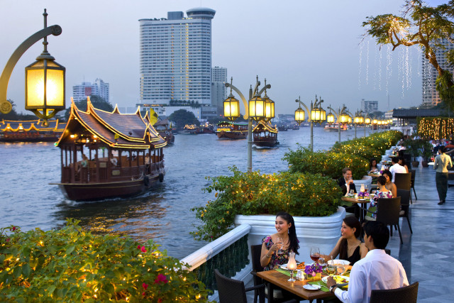 Restaurant group river boats dining free wallpaper for desktop - medium preview image