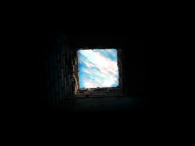 Window sky background sky middle free wallpaper for desktop - medium preview image