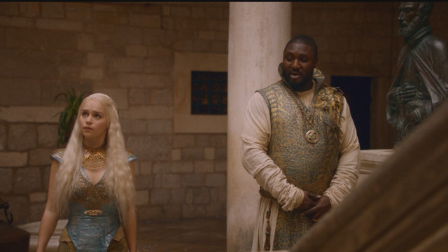 Man woman standing room statue free wallpaper for desktop - medium preview image