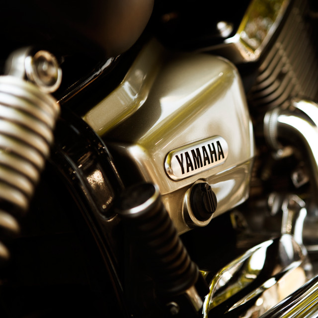 Motorcycle yamaha closeup tiltshift shallowdepth free wallpaper for tablet - medium preview image