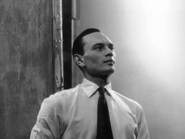 Man tie standing room wall free wallpaper for desktop - medium preview image