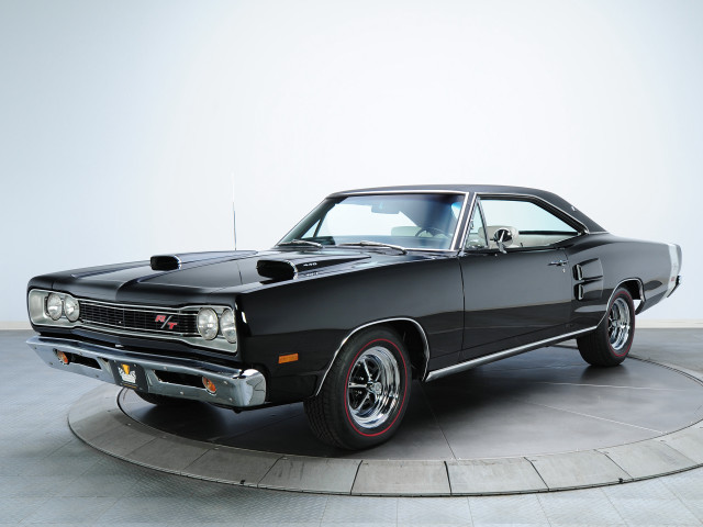 Black muscle car display white free wallpaper for desktop - medium preview image