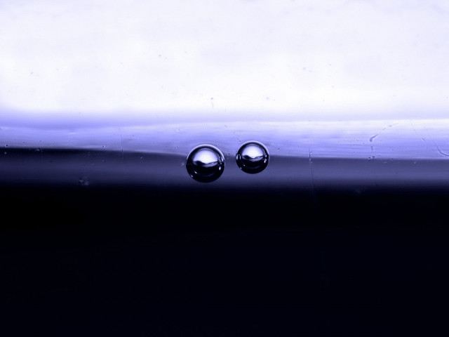 Shiny balls water dark blue free wallpaper for desktop - medium preview image