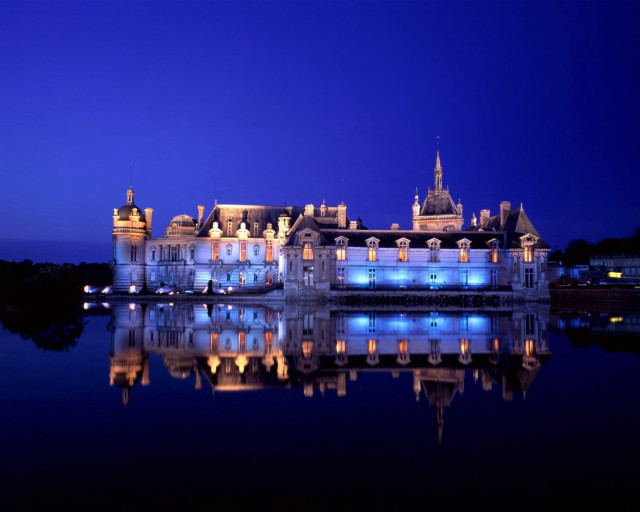 Castle night reflection water moat #2 free wallpaper for desktop - medium preview image