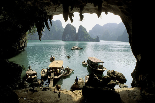 Boats lake mountains rocks people #2 free wallpaper for desktop - medium preview image