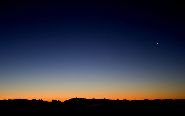 Plane sunset moon minimalism gradient #2 free wallpaper for desktop - medium preview image