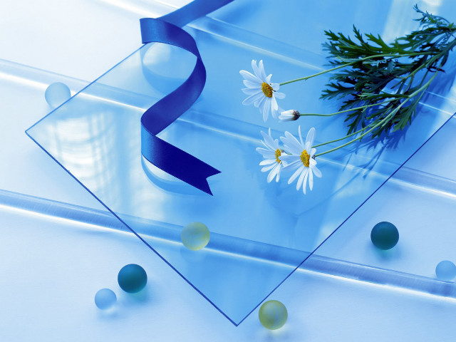 Blue glass plate daisies ribbon free wallpaper for desktop - medium preview image