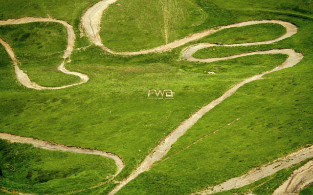 Road field house car scenery free wallpaper for desktop - medium preview image