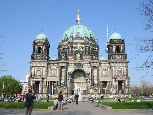 Large building green dome sky free wallpaper for desktop - medium preview image