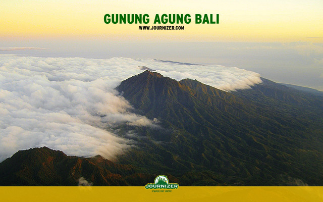 Mountain clouds sign gunung agung free wallpaper for desktop - medium preview image