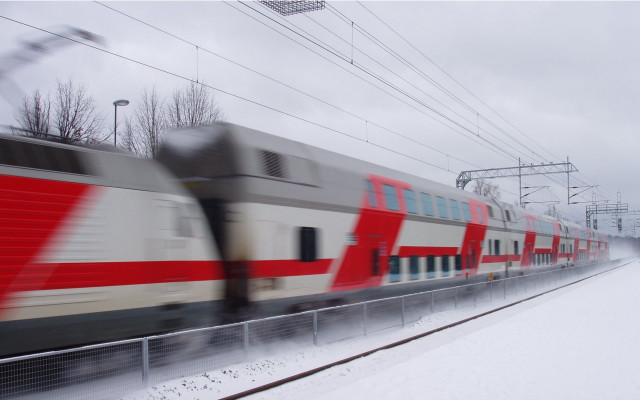 Train snow fog tiltshift motionblur free wallpaper for desktop - medium preview image
