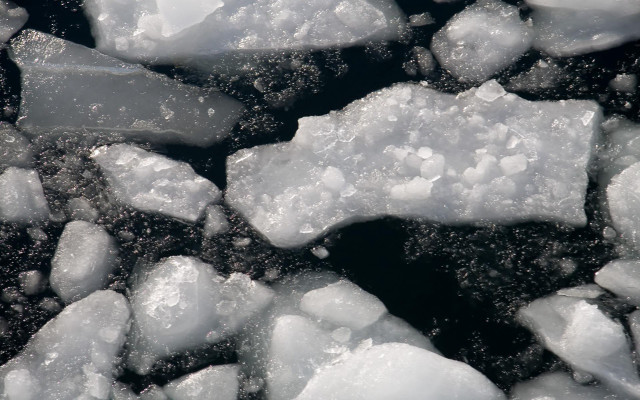 Ice chunks water droplets black free wallpaper for desktop - medium preview image