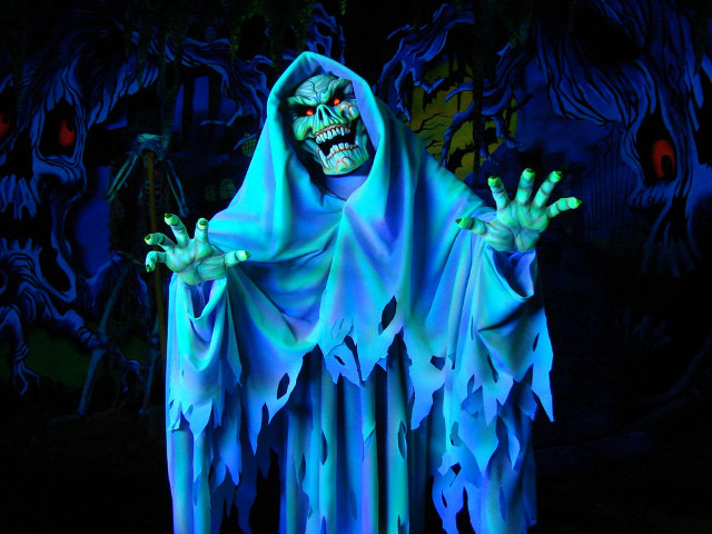 Scary man blue green hands free wallpaper for desktop - medium preview image