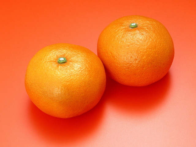 Two oranges red surface green #4 free wallpaper for desktop - medium preview image