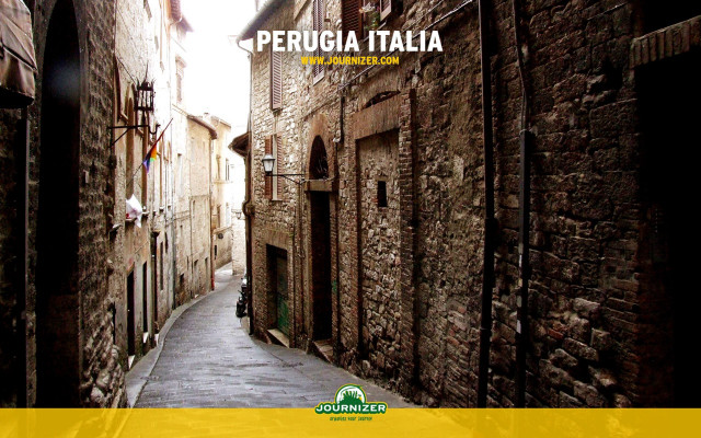 Narrow alley yellow signs perugia free wallpaper for desktop - medium preview image