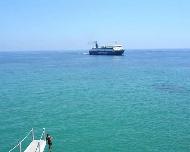 Man dock large boat ocean #2 free wallpaper for desktop - medium preview image