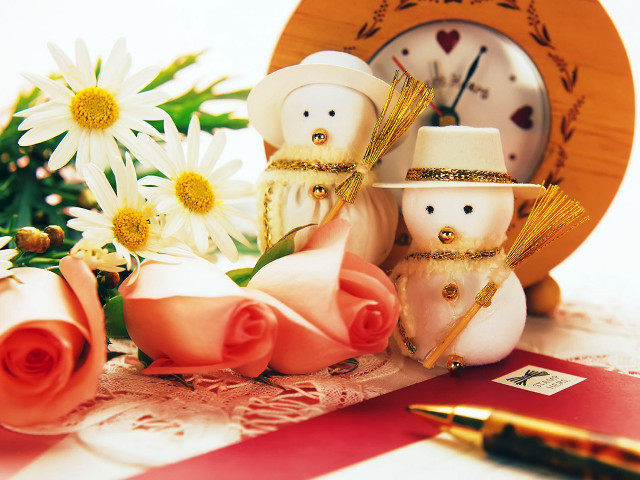 Clock flowers table pen paper free wallpaper for desktop - medium preview image